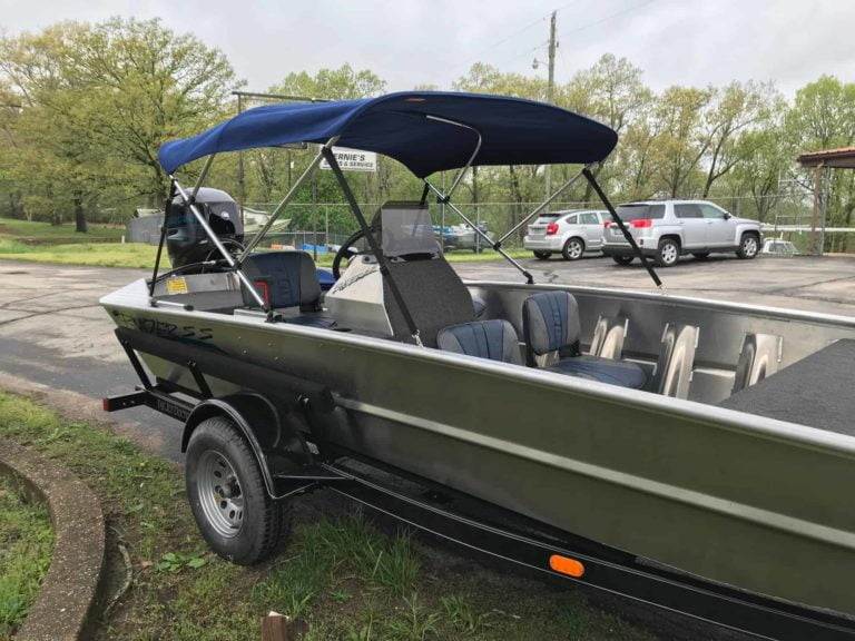 Michael & Terri Hackworth’s 1752 Blazer SS w/ 60/40hp Mercury Jet Motor