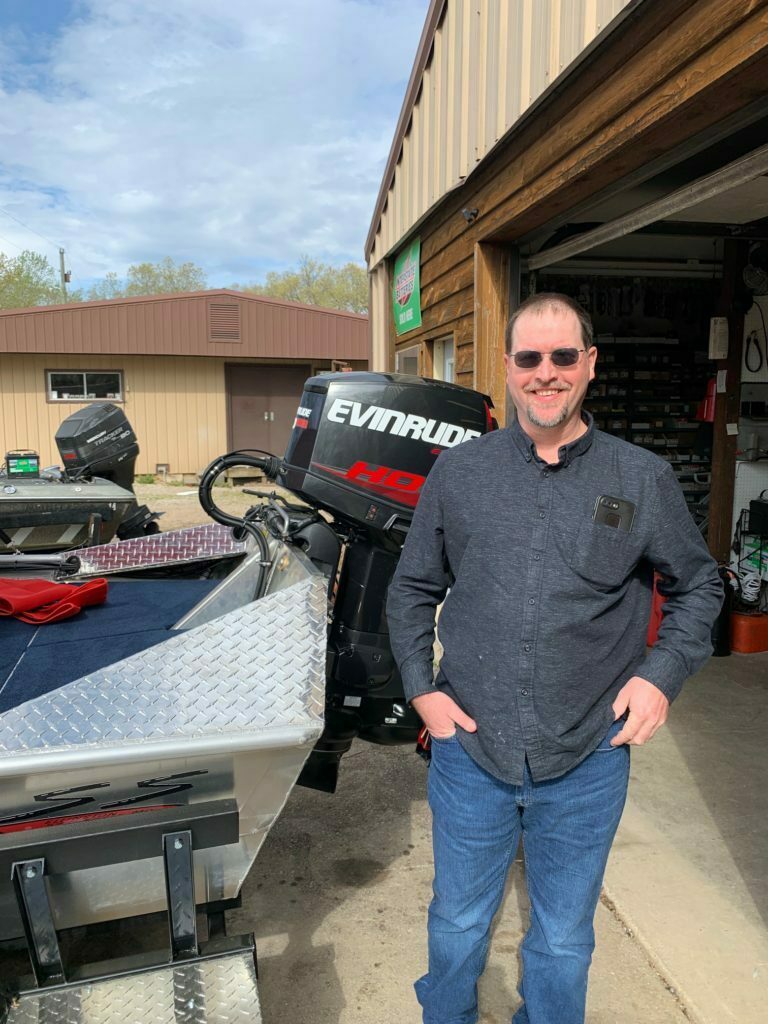 Bobby Bland Jr’s 1752 Blazer SS w/ 60/40hp Evinrude Jet Motor